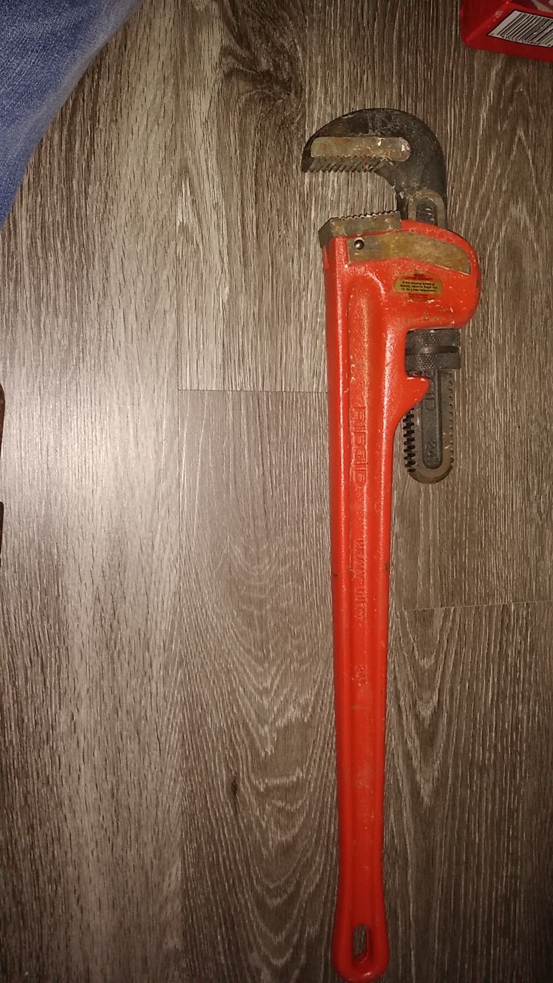 Straight pipe wrench