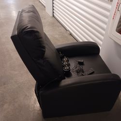 Recliner sofa single