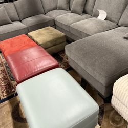3 Piece Sectional In Sale ( Floor Model) 