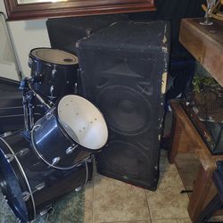 Dj speakers drum set w.o drum sticks