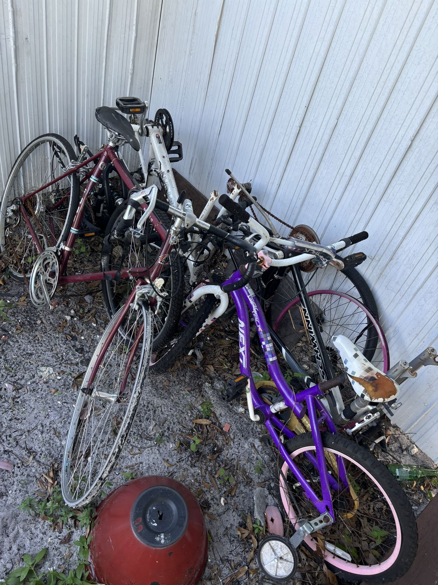  Bikes / Parts /  700c / Size 26 And 20 Kids Bike For parts
