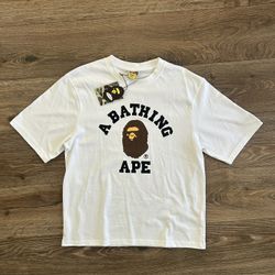 BAPE COLLEGE TEE SIZE LARGE