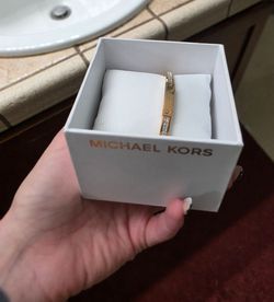Michael kors gold bangle