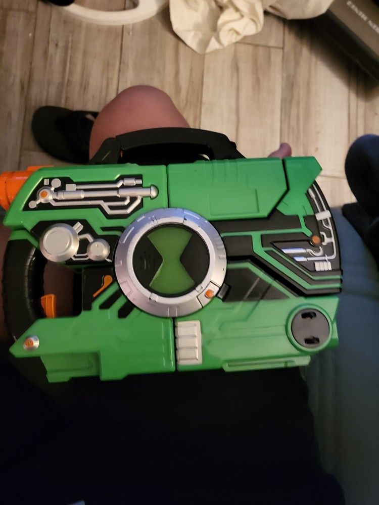Ben 10 Breifcase Gun