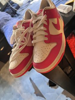 Nike Dunks Laser Fuchsia 7Y