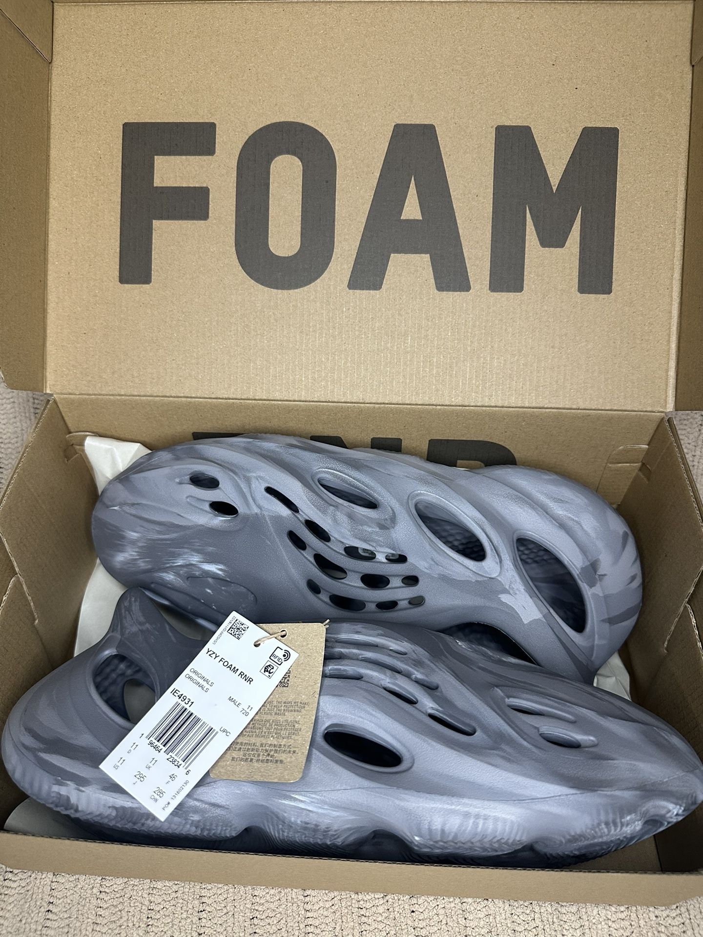 Adidas Yeezy Foam RNNR MX Granite Size 11 Kanye West New with Box Grey YZY