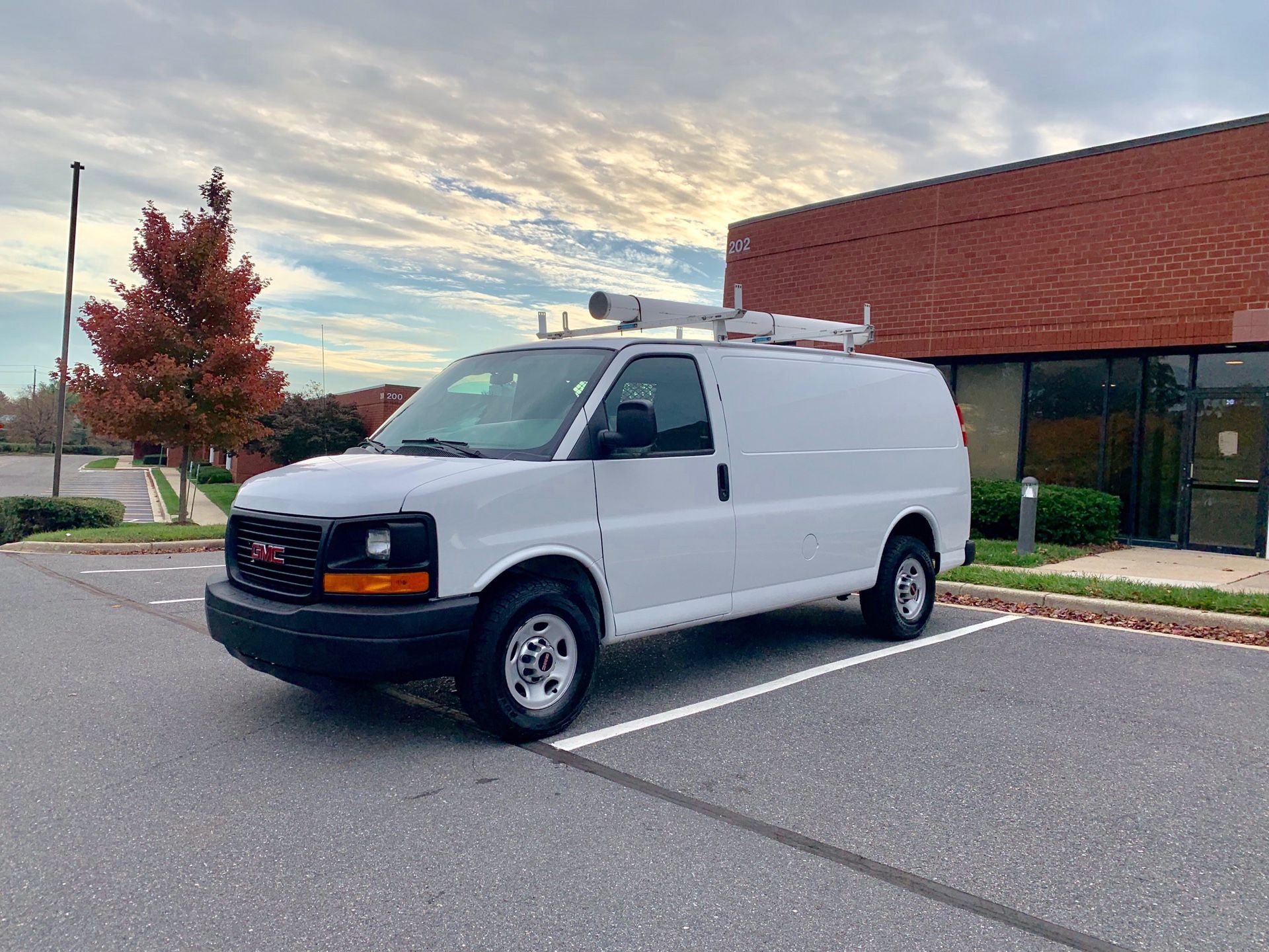 2014 gmc savanna g2500 cargo work van