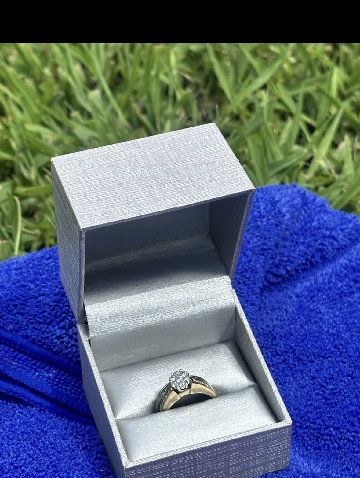 10k Gold Two Ring Bridal Set W/1CT Total Weight Diamonds Size 7