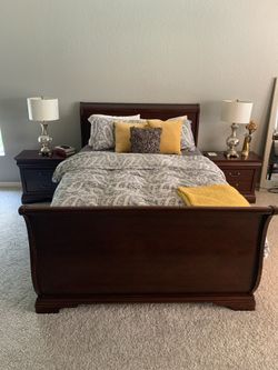 Cherry Wood Queen Sleigh Bed Frame 