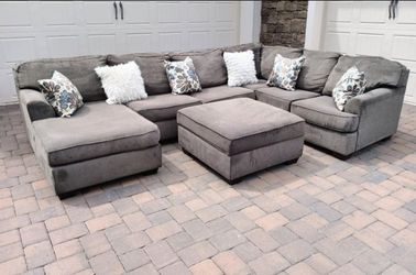 Gray Family Size U Sectional Couch
