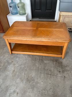 Lift coffee table
