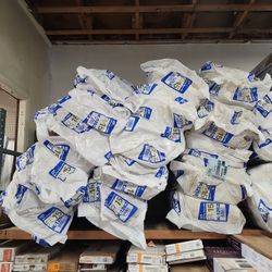 Johns Manville
R-15 Kraft Faced Fiberglass Insulation Batt 15 in. W x 93 in. L