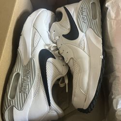 NIKES Women’s Size 8.5