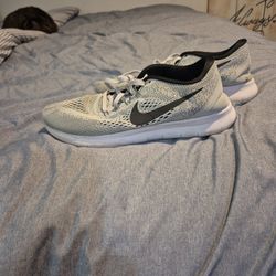 Nike Free RN Women Size 9 And 1/2
