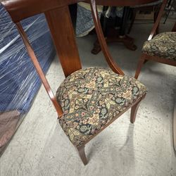 Ethan Allen Dining Table (with 4 chairs)