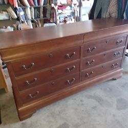 Basset Dresser