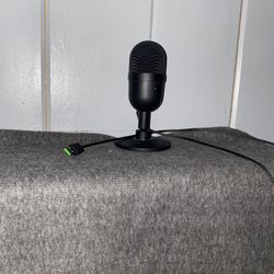 Razer Seiren Mini Streaming Microphone
