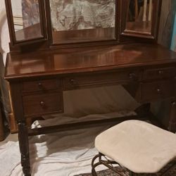 Antique Mahagony Bifold Mirrored Vanity
