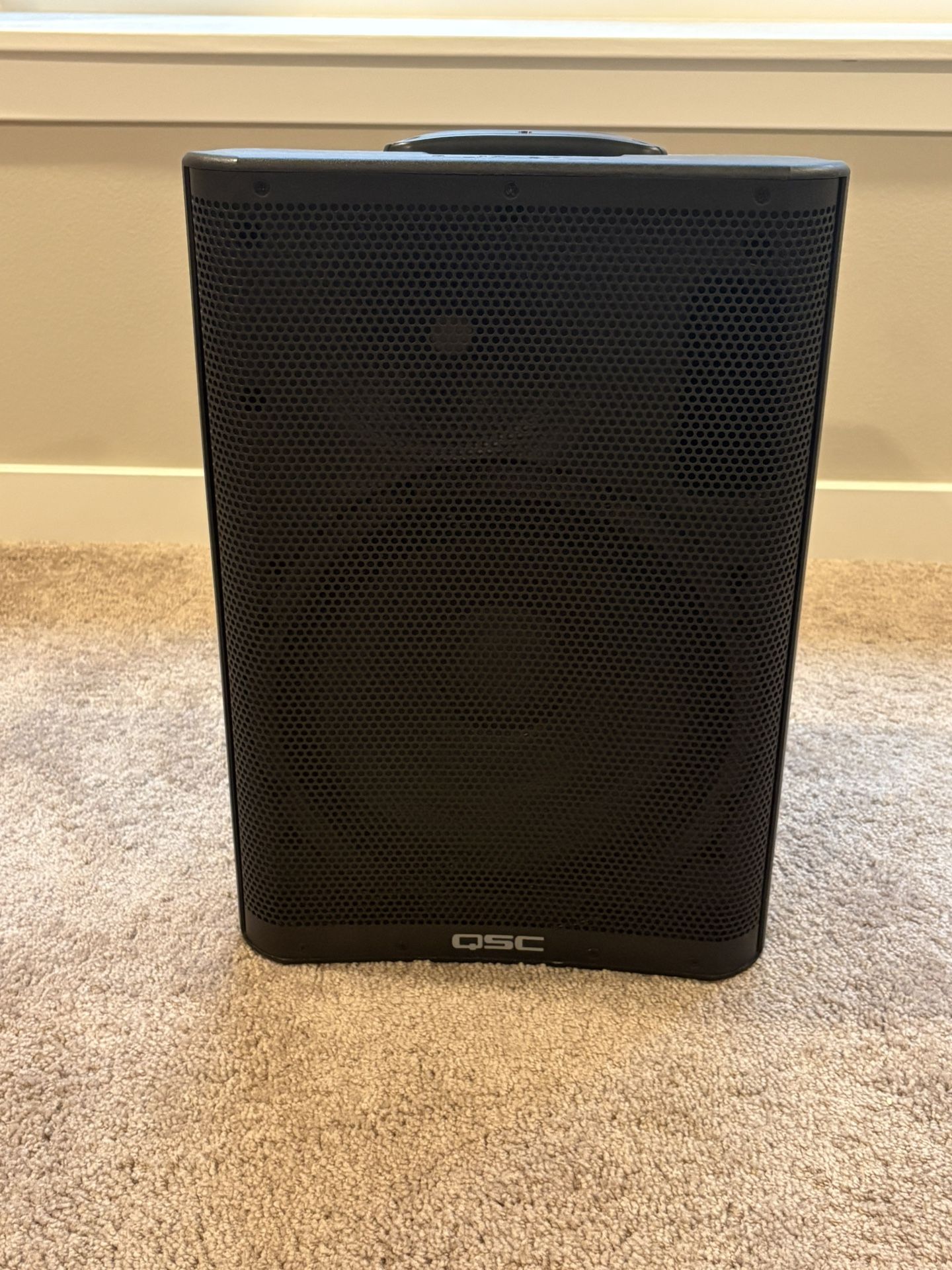 QSC CP12 12-Inch Compact Powered Loudspeaker