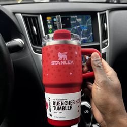 Stanley Cup Valentine’s Day 2025 Ruby Hearts 20oz - IN HAND ✅