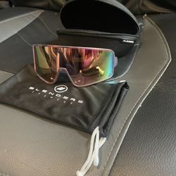 Blende Eclipse Inferno  Sunglasses  Almost New No Scratch,come In The Box. Wear Only  Once ,asking $25.00