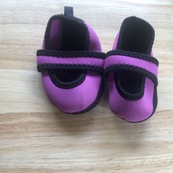 BABY WATER SHOES : 6-12  Months ✨💧