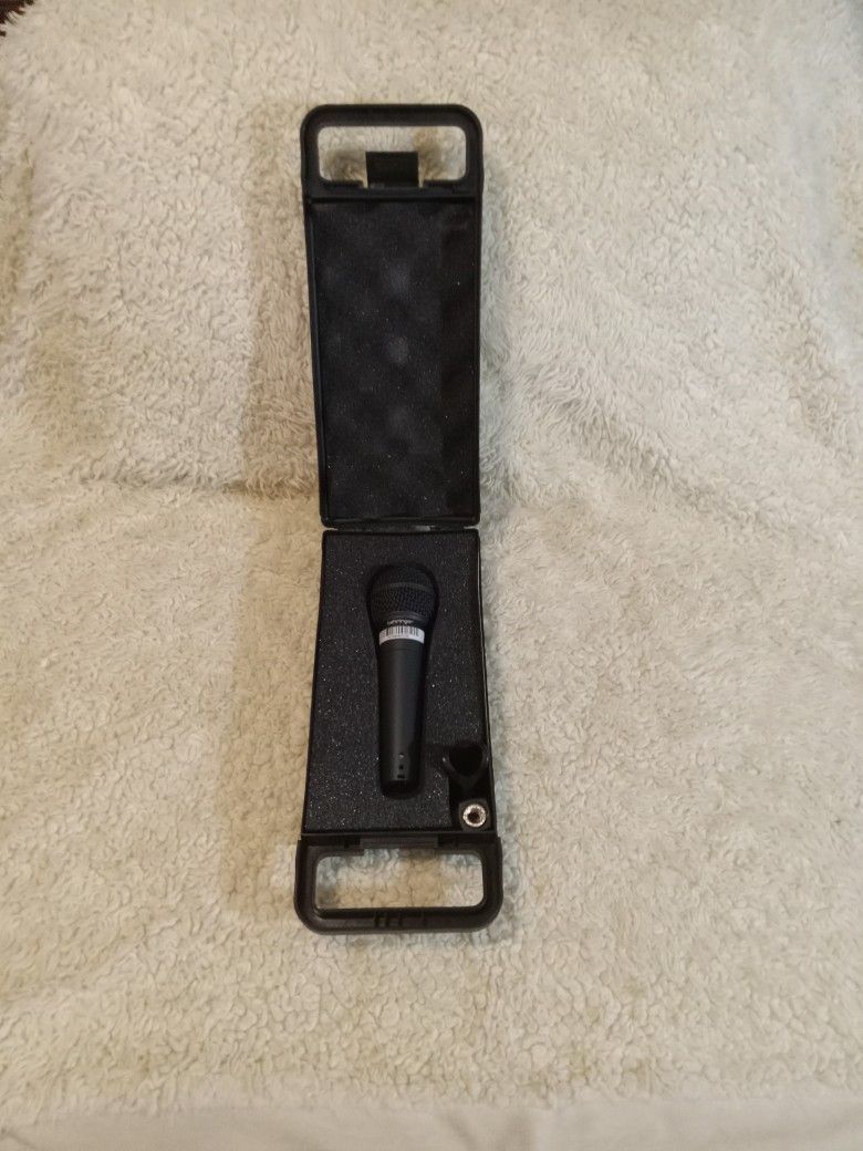 Microphone