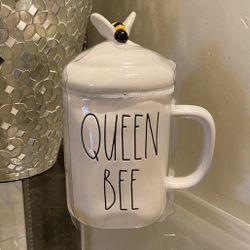 Rae Dunn Queen bee Mug