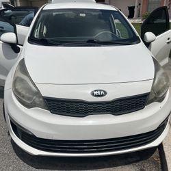 Kia Rio 2016 - 110k Miles 