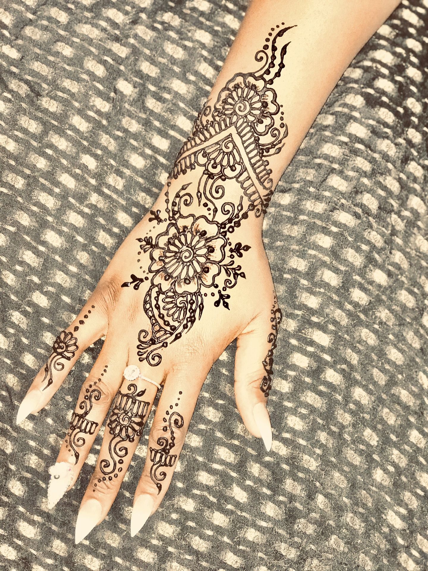 Henna for summer. Temporary tattoos