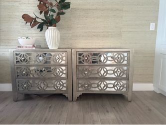 Nightstands (Set of 2)
