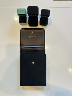 Elegant and high-quality velvet boxes for rings, earrings, or small jewelry. Perfect for gifting, selling handmade pieces, or storing your own treasur