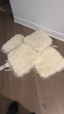 4 Furry Seat Cushions
