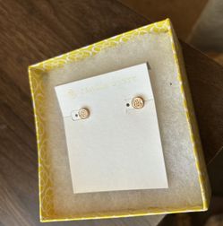 Kendra Scott studs