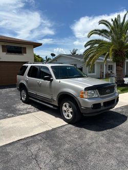 2004 Ford Explorer