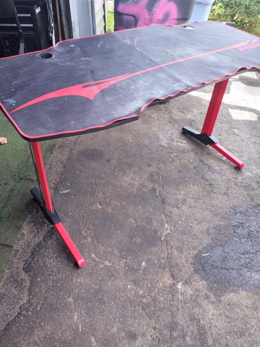 Nice Computer Deck