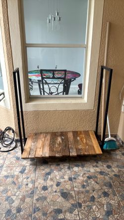 Free wood holder stand