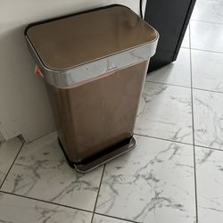 Simple Human Trash Can Rose Gold 