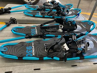 Alptrek 930 Snowshoes with Poles package deal