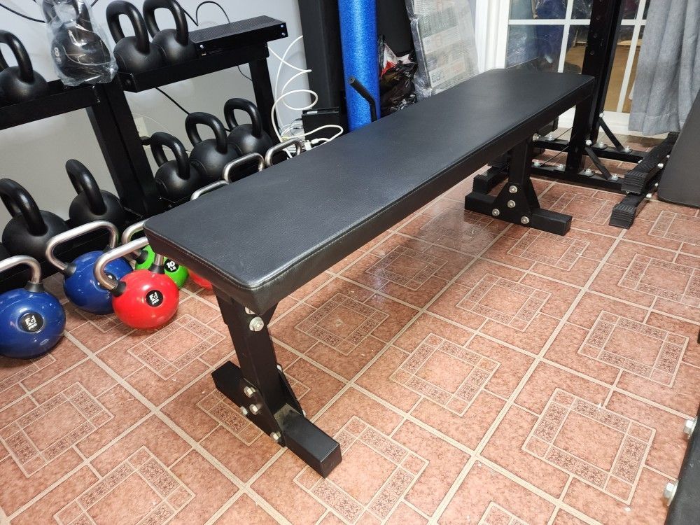 Rogue Bolt Together Utility Bench In Great Condition. Save on tax and shipping!!!
