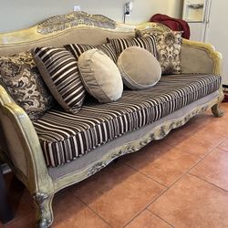 Coaches Beautiful Style Great Fabrics 