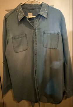 Chico's Size 2 Embellished Blue Denim Shirt Button Up Studded Collar Long Sleeve