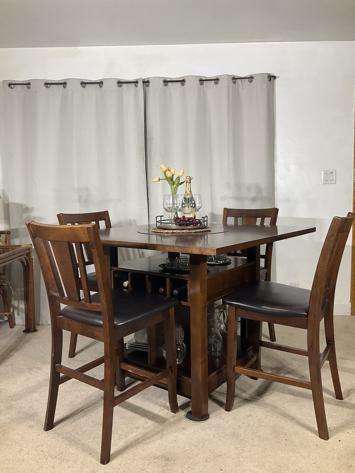 High Dining Table With Lazy Susan & Display Base 4 Chairs / Comedor De Mesa Alta Y 4 Sillas