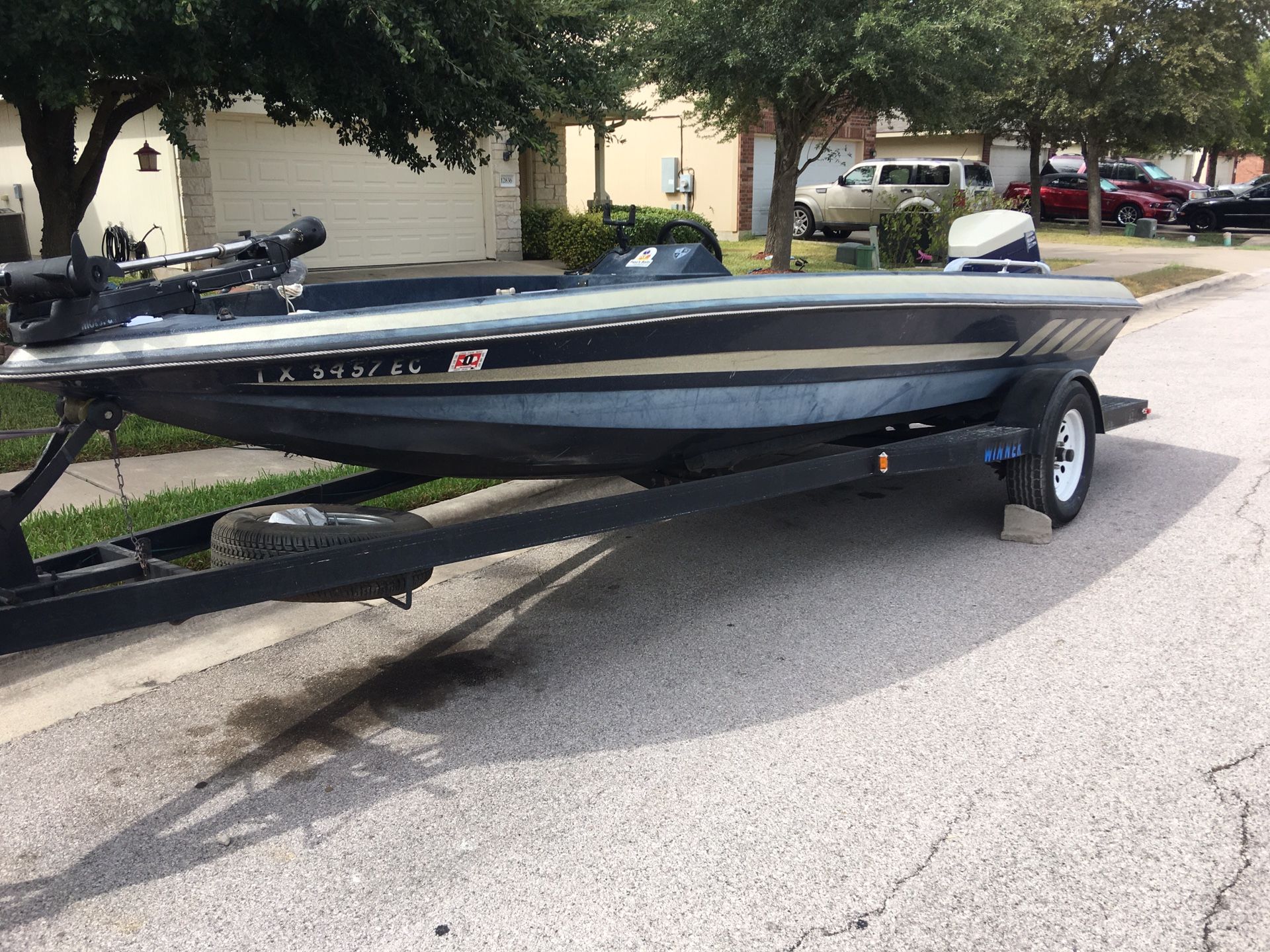 ‘87 Winner Bass boat