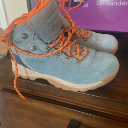 Columbia Boots Women’s 9.5