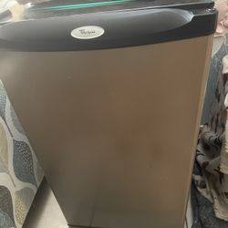 WHIRLPOOL MINI FRIDGE