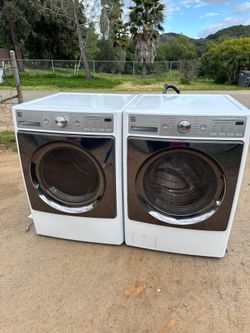 Kenmore washer and gas dryer laundry set