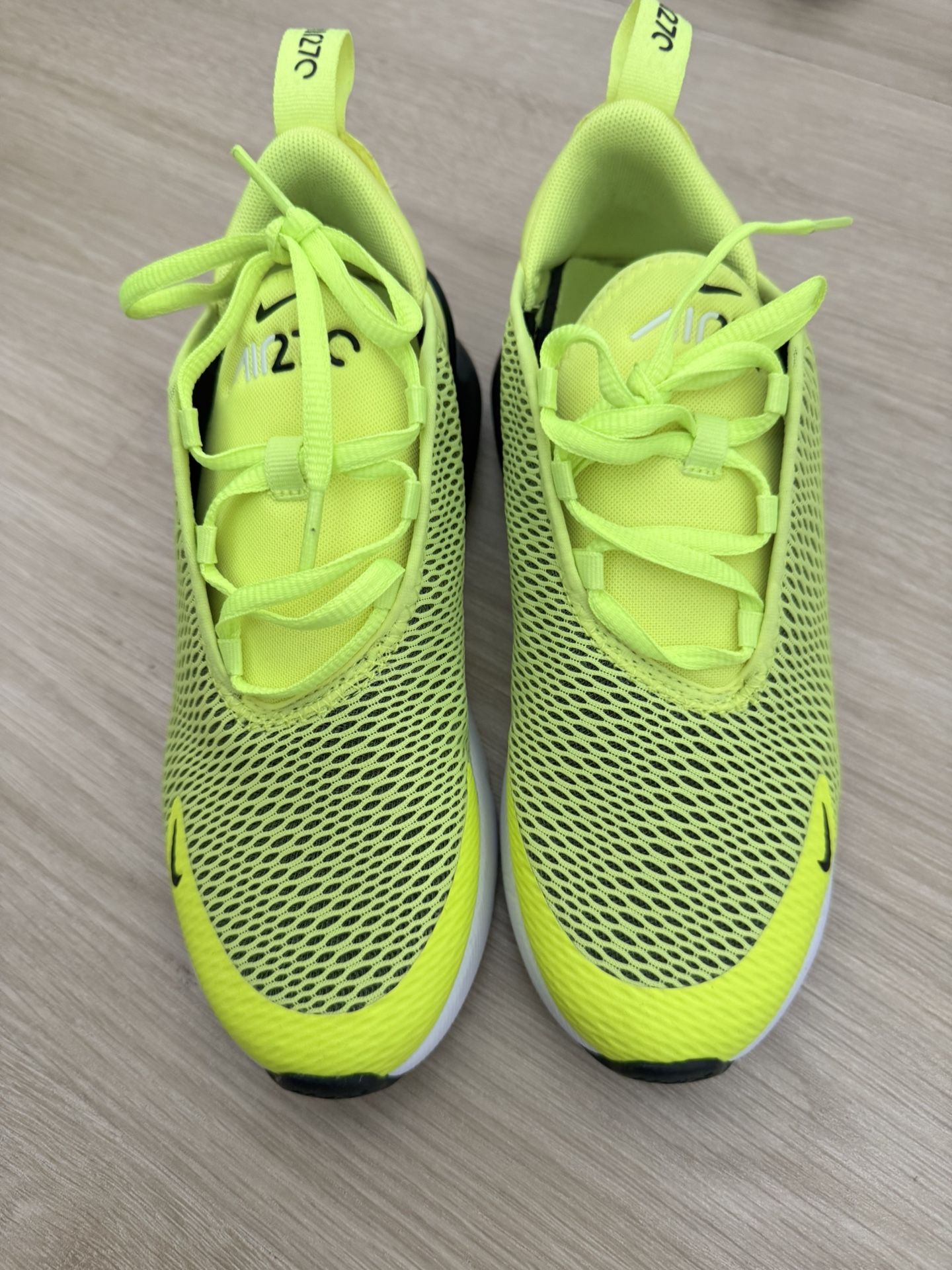 Kids Nike Air Max 270 SIZE 3Y Volt trainers NO BOX!
