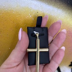 14k CROSS TUBE CHARM 