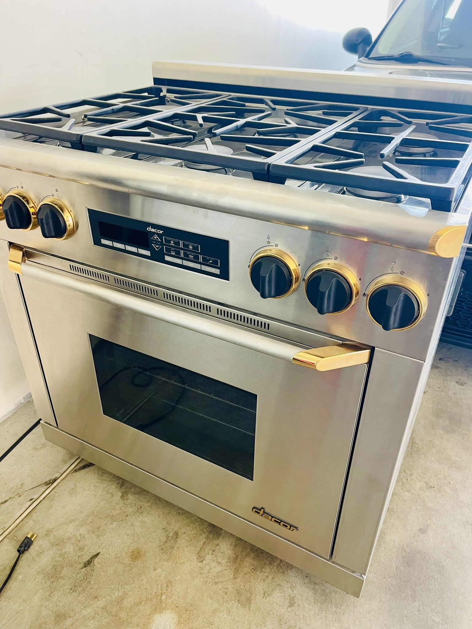 Dacor 6 Burner Range